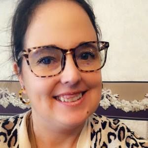 Meet your Posher, Angela